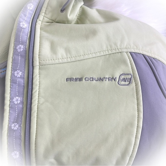💕Like New Free Country Winterjacket 4 pockets zipper in front adjustable hood💕 - Picture 7 of 10